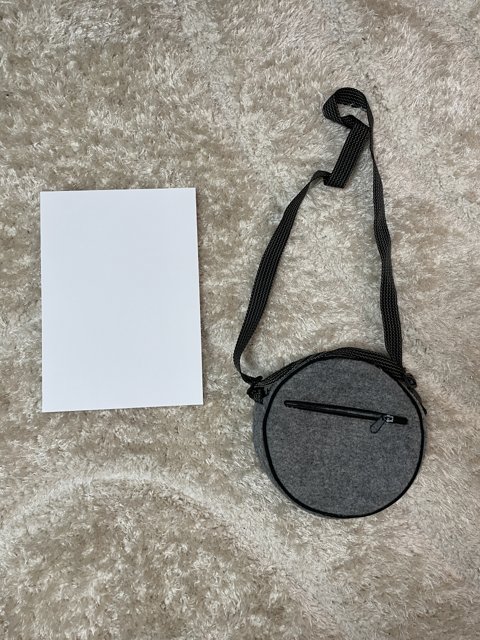 okrúhla crossbody kabelka